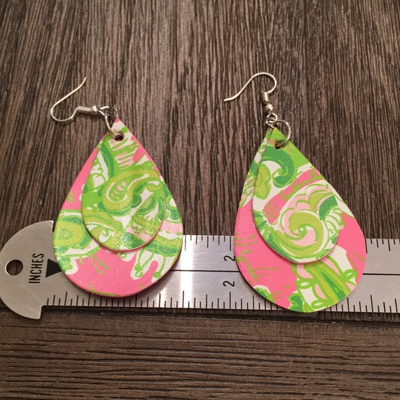 Lilly Pulitzer Chin Chin Handmade Earrings - Picture 8 of 8